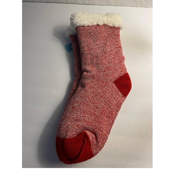 Muk Luks NWT Red Cabin Slipper Socks Infused with Shea Butter Size S/M (6-8) - Picture 4 of 5
